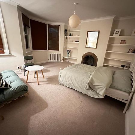 Spacious Room Near Underground London Ngoại thất bức ảnh