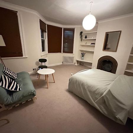 Spacious Room Near Underground London Ngoại thất bức ảnh