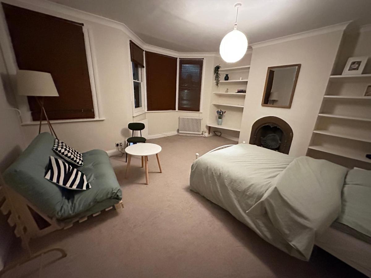 Spacious Room Near Underground London Ngoại thất bức ảnh